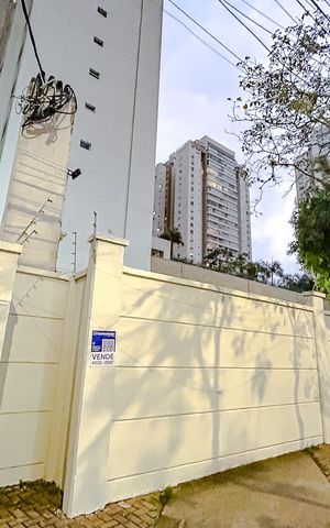 Apartamento à venda com 243m², 4 quartos e 4 vagasFachada com Plaquinha