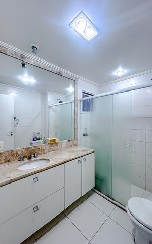 Apartamento à venda com 243m², 4 quartos e 4 vagasBanheiro da Suíte 4