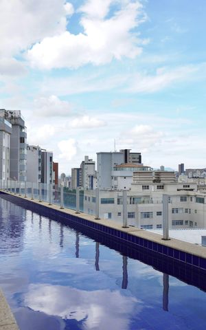 Apartamento à venda com 65m², 2 quartos e 2 vagas Apartamento à venda com 65m², 2 quartos e 2 vagasÁrea comum - Piscina