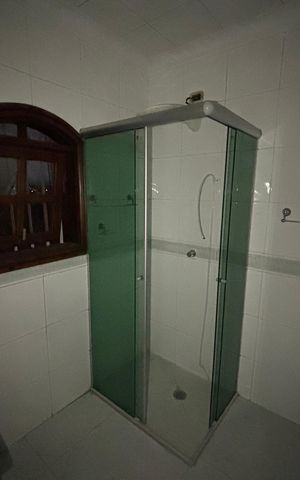 Casa à venda com 369m², 3 quartos e 2 vagasBanheiro