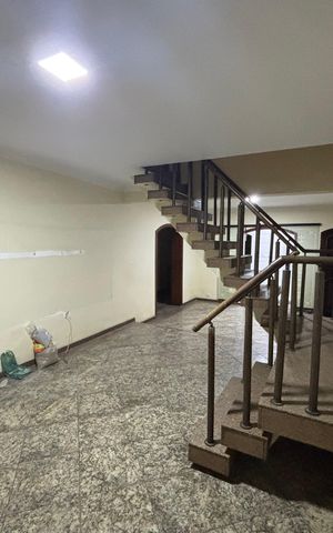 Casa à venda com 369m², 3 quartos e 2 vagasSala