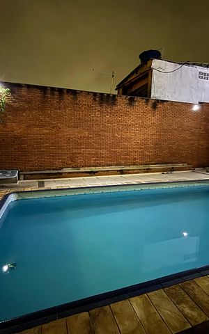 Casa à venda com 369m², 3 quartos e 2 vagasPiscina