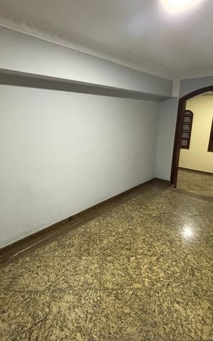 Casa à venda com 369m², 3 quartos e 2 vagasEscritório