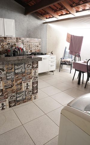 Casa à venda com 80m², 2 quartos e 1 vaga