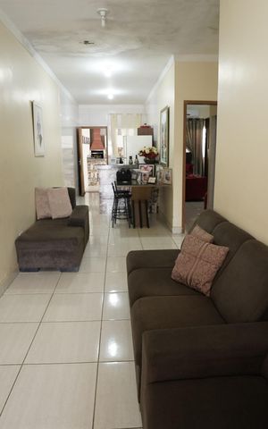 Casa à venda com 80m², 2 quartos e 1 vaga