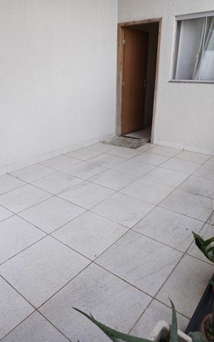 Casa à venda com 80m², 2 quartos e 1 vaga