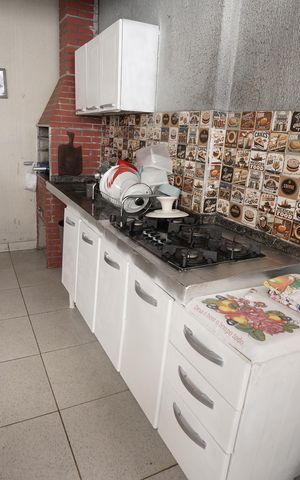 Casa à venda com 80m², 2 quartos e 1 vaga