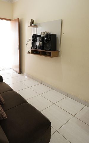 Casa à venda com 80m², 2 quartos e 1 vaga