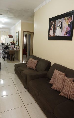 Casa à venda com 80m², 2 quartos e 1 vaga