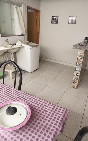 Casa à venda com 80m², 2 quartos e 1 vaga