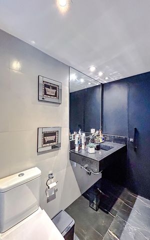 Apartamento à venda com 220m², 3 quartos e 4 vagasBanheiro