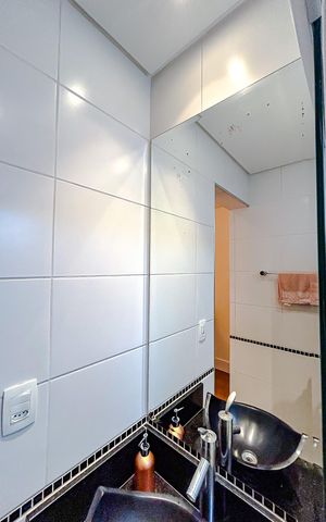 Apartamento à venda com 220m², 3 quartos e 4 vagasBanheiro da Suíte 2