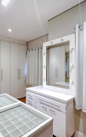 Apartamento à venda com 220m², 3 quartos e 4 vagasBanheiro da Suíte 1