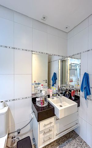 Apartamento à venda com 220m², 3 quartos e 4 vagasBanheiro da Suíte 1