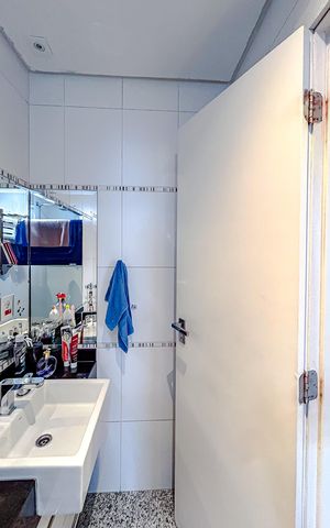 Apartamento à venda com 220m², 3 quartos e 4 vagasBanheiro da Suíte 1