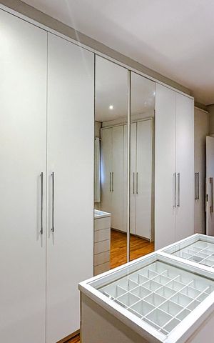 Apartamento à venda com 220m², 3 quartos e 4 vagasBanheiro da Suíte 1