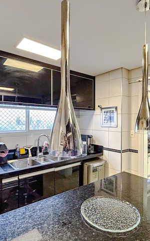 Apartamento à venda com 220m², 3 quartos e 4 vagasCozinha