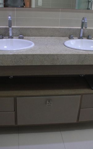 Apartamento para alugar com 179m², 3 quartos e 3 vagasBanheiro da Suíte 1