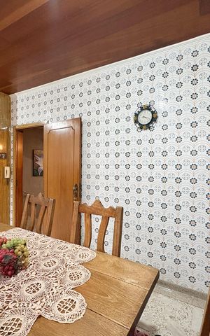 Casa à venda com 253m², 6 quartos e 5 vagas Casa à venda com 253m², 6 quartos e 5 vagasCozinha