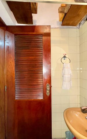 Casa à venda com 253m², 6 quartos e 5 vagas Casa à venda com 253m², 6 quartos e 5 vagasBanheiro de serviço - garagem