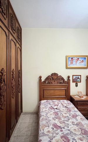 Casa à venda com 253m², 6 quartos e 5 vagas Casa à venda com 253m², 6 quartos e 5 vagasQuarto 1