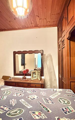 Casa à venda com 253m², 6 quartos e 5 vagas Casa à venda com 253m², 6 quartos e 5 vagasEdícula - Quarto