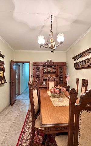 Casa à venda com 253m², 6 quartos e 5 vagas Casa à venda com 253m², 6 quartos e 5 vagasSala de Jantar