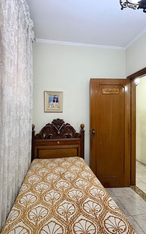 Casa à venda com 253m², 6 quartos e 5 vagas Casa à venda com 253m², 6 quartos e 5 vagasQuarto 3