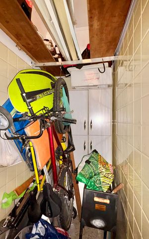 Casa à venda com 253m², 6 quartos e 5 vagas Casa à venda com 253m², 6 quartos e 5 vagasBanheiro de serviço - garagem