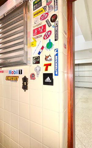 Casa à venda com 253m², 6 quartos e 5 vagas Casa à venda com 253m², 6 quartos e 5 vagasBanheiro de serviço - garagem