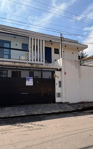 Casa para alugar com 120m², 2 quartos e 2 vagas Casa para alugar com 120m², 2 quartos e 2 vagasFachada