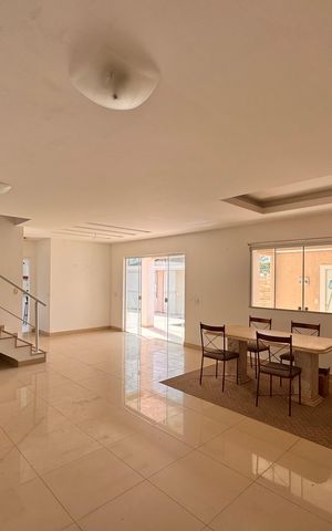 Casa de condomínio para alugar com 300m², 4 quartos e 3 vagas Casa de condomínio para alugar com 300m², 4 quartos e 3 vagasSala