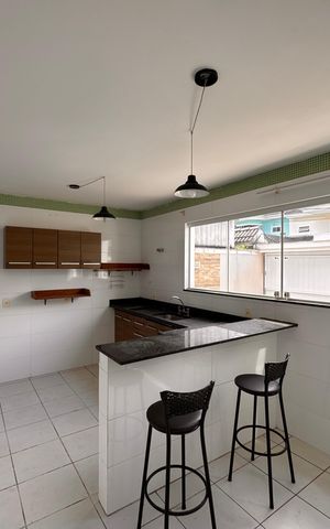 Casa de condomínio para alugar com 300m², 4 quartos e 3 vagas Casa de condomínio para alugar com 300m², 4 quartos e 3 vagasCozinha