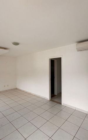 Casa de condomínio para alugar com 300m², 4 quartos e 3 vagas Casa de condomínio para alugar com 300m², 4 quartos e 3 vagasSuíte 1