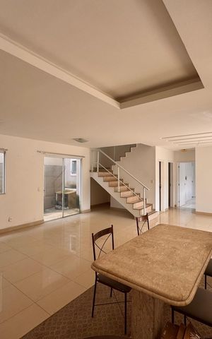 Casa de condomínio para alugar com 300m², 4 quartos e 3 vagas Casa de condomínio para alugar com 300m², 4 quartos e 3 vagasSala