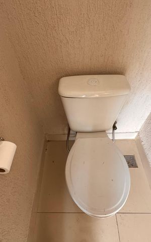Casa de condomínio para alugar com 300m², 4 quartos e 3 vagas Casa de condomínio para alugar com 300m², 4 quartos e 3 vagasLavabo