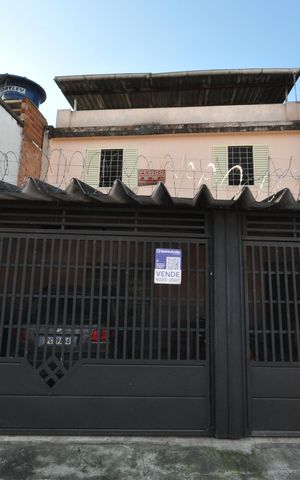 Casa à venda com 320m², 4 quartos e 1 vagaFachada