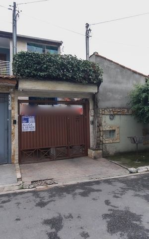 Casa à venda com 133m², 3 quartos e 3 vagas Casa à venda com 133m², 3 quartos e 3 vagasFachada