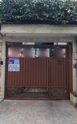 Casa à venda com 133m², 3 quartos e 3 vagas Casa à venda com 133m², 3 quartos e 3 vagasFachada