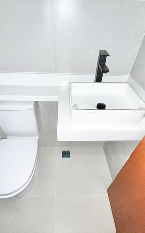 Casa à venda com 80m², 3 quartos e 2 vagasBanheiro