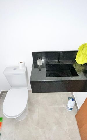 Casa à venda com 80m², 3 quartos e 2 vagasLavabo