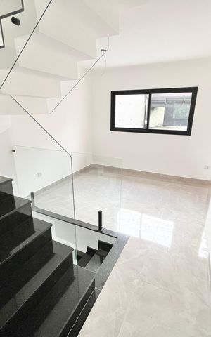 Casa à venda com 80m², 3 quartos e 2 vagasSala/Cozinha