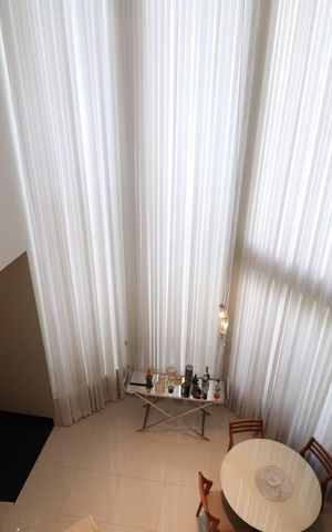 Casa de condomínio para alugar com 319m², 3 quartos e 4 vagasSala
