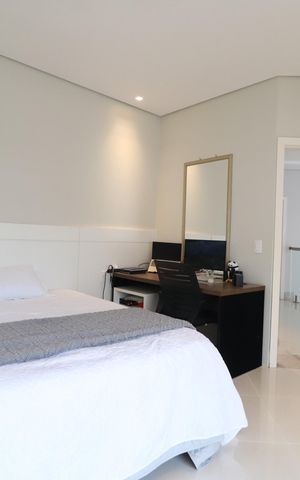 Casa de condomínio para alugar com 319m², 3 quartos e 4 vagasQuarto 2 - Suíte