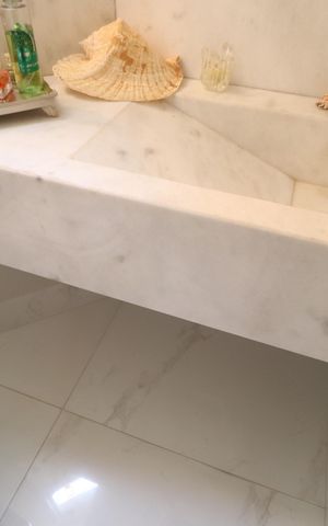 Casa de condomínio para alugar com 319m², 3 quartos e 4 vagasLavabo