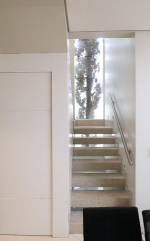Casa de condomínio para alugar com 319m², 3 quartos e 4 vagasSala