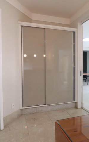 Casa de condomínio para alugar com 319m², 3 quartos e 4 vagasCozinha
