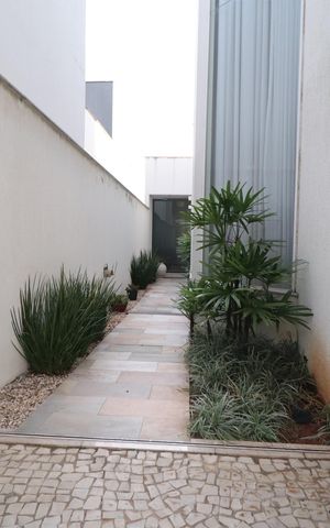 Casa de condomínio para alugar com 319m², 3 quartos e 4 vagasCorredor