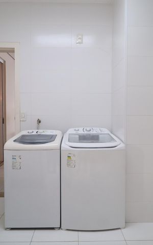 Casa de condomínio para alugar com 319m², 3 quartos e 4 vagasÁrea de Serviço