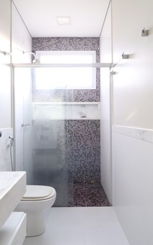 Casa de condomínio para alugar com 319m², 3 quartos e 4 vagasBanheiro do Quarto 2